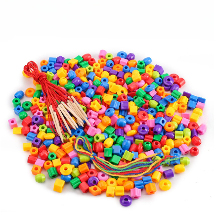 Rainbow Lacing Beads™ – Verspieltes Fädeln - Regenbogenperlen mit Schnur