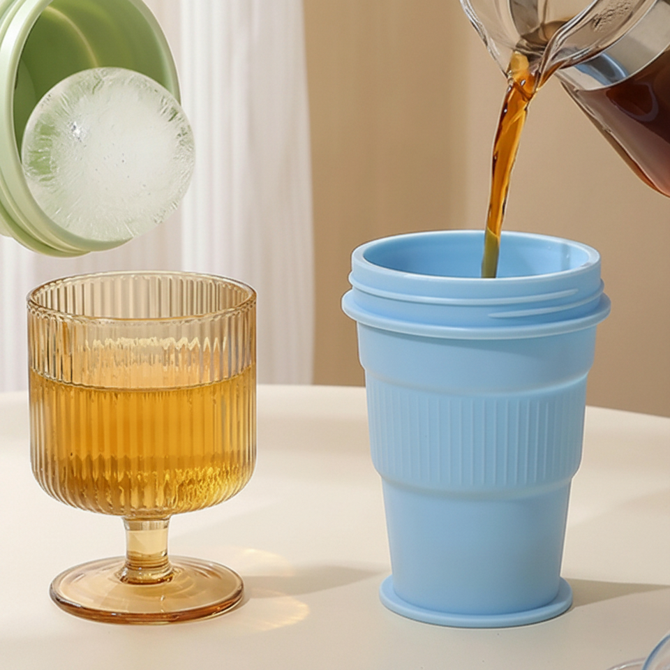 FlexiCup – Praktisch & handlich – Zusammenklappbarer Trinkbecher aus Silikon