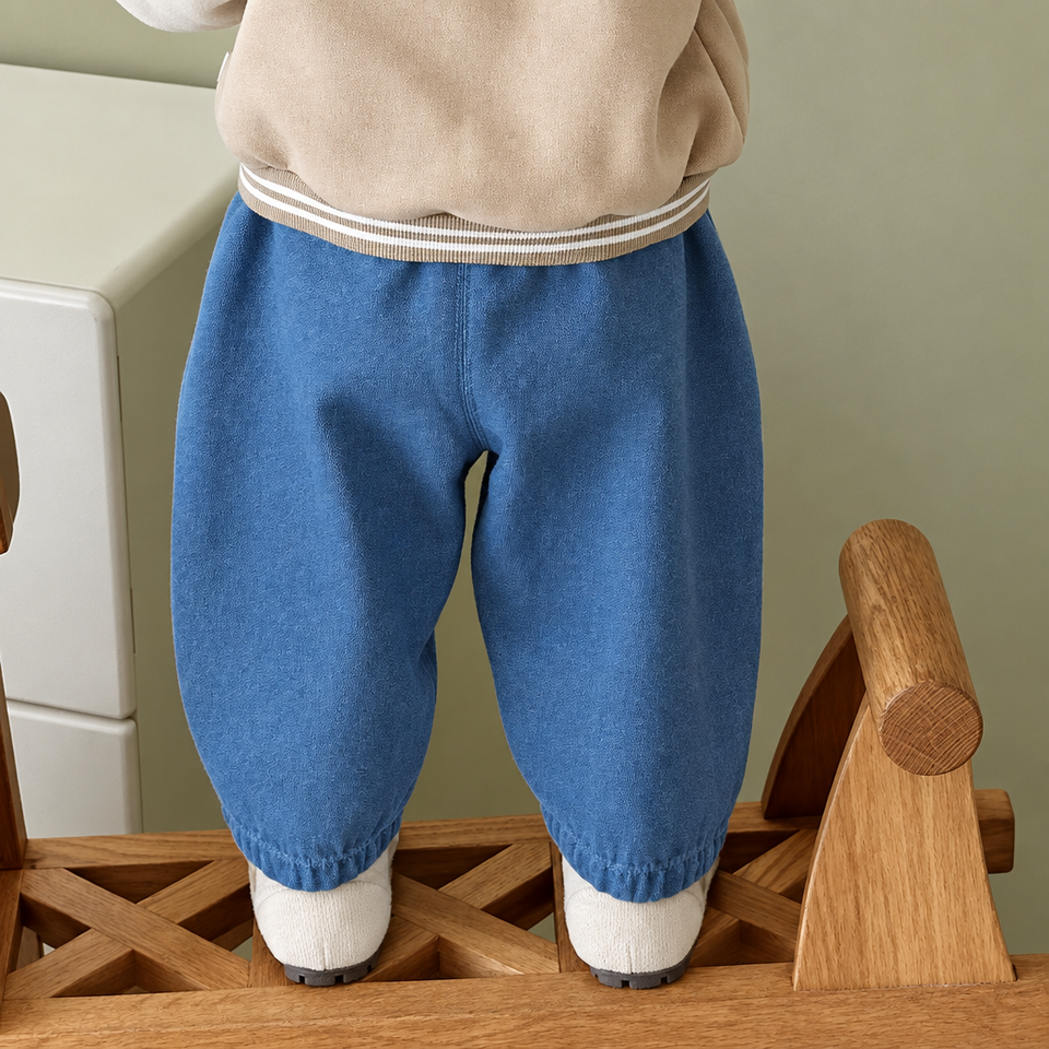 LittlePatch – Weich & bequem – Kinderhose mit gestickten Details