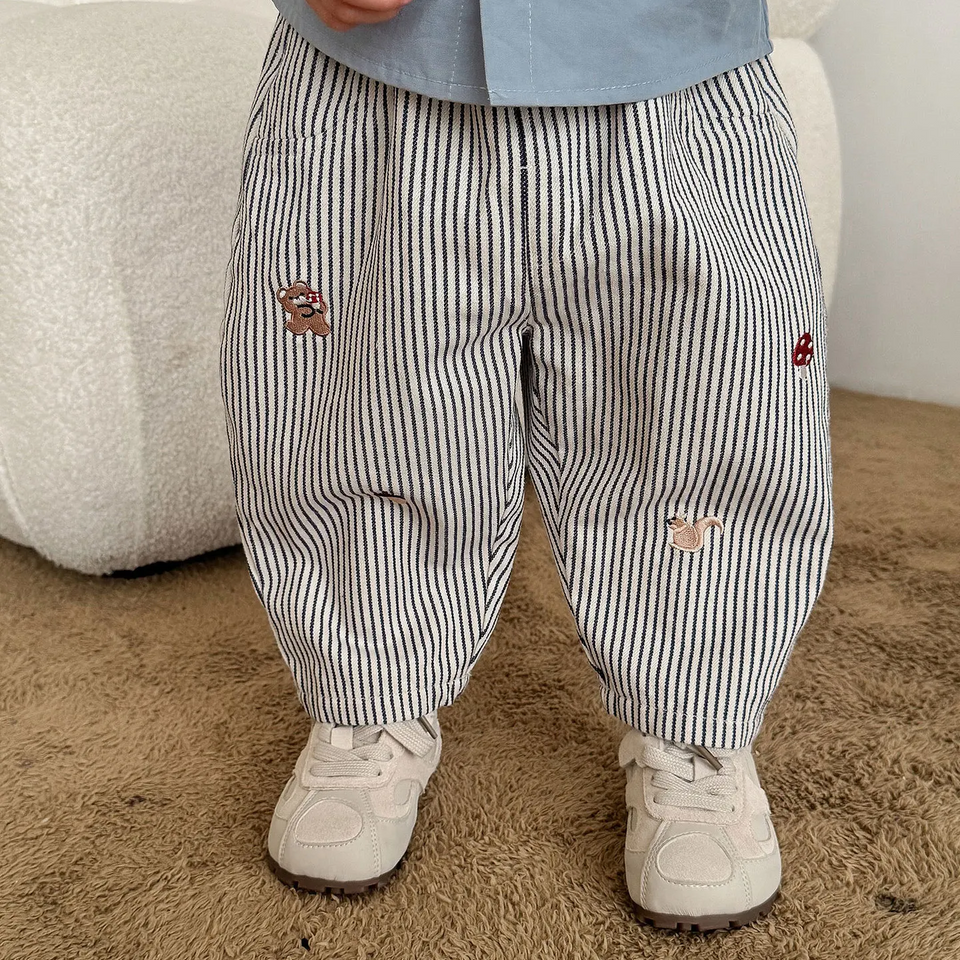 LittlePatch – Weich & bequem – Kinderhose mit gestickten Details