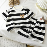 Kids Stripe Outfit – Trendy & bequem – Sommeroutfit für Kinder