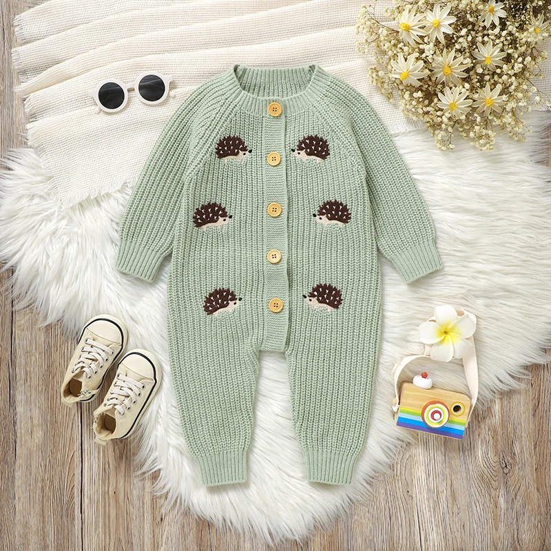 CozyHedge – Weich & warm – Gestrickter Baby-Strampler mit Igel-Motiv