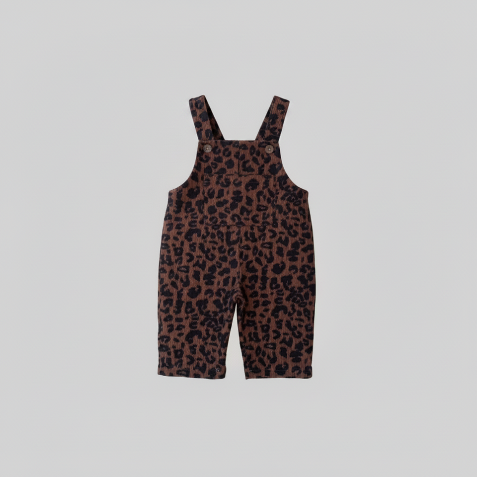 LeopardChic – Trendig & bequem – Latzhose für Mädchen mit Leopardenmuster