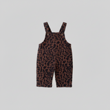 LeopardChic – Trendig & bequem – Latzhose für Mädchen mit Leopardenmuster