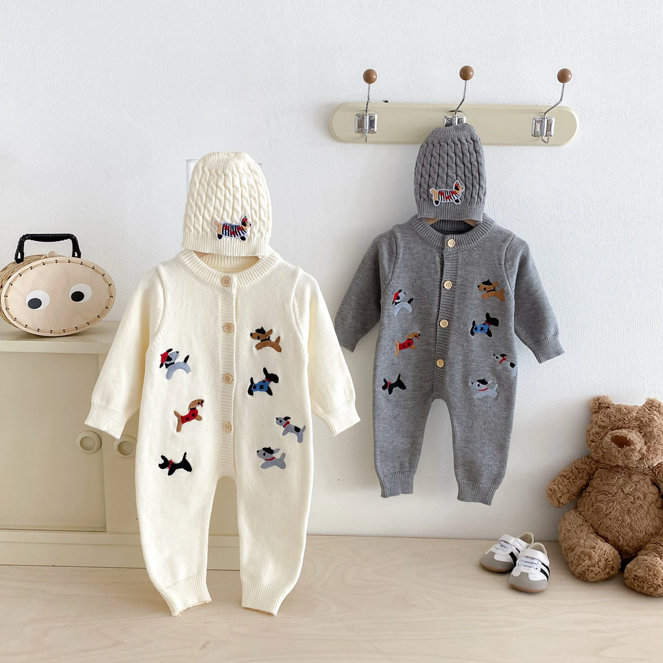 PlayfulKnit – Weich & niedlich – Gestrickter Baby-Strampler mit Hundemotiv
