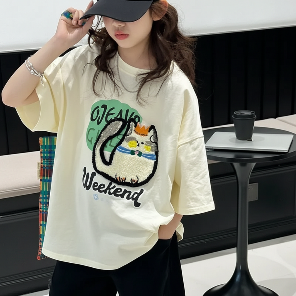 FunPaws – Verspielt & stilvoll – Oversize-T-Shirt mit Katzenprint