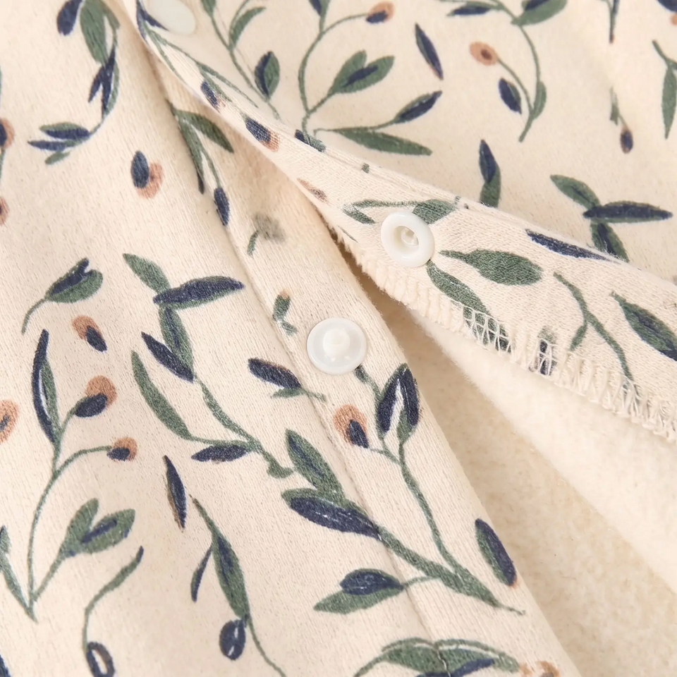 FloraCozy – Weich & warm – Winter-Strampler für Baby-Mädchen mit Blumenmuster