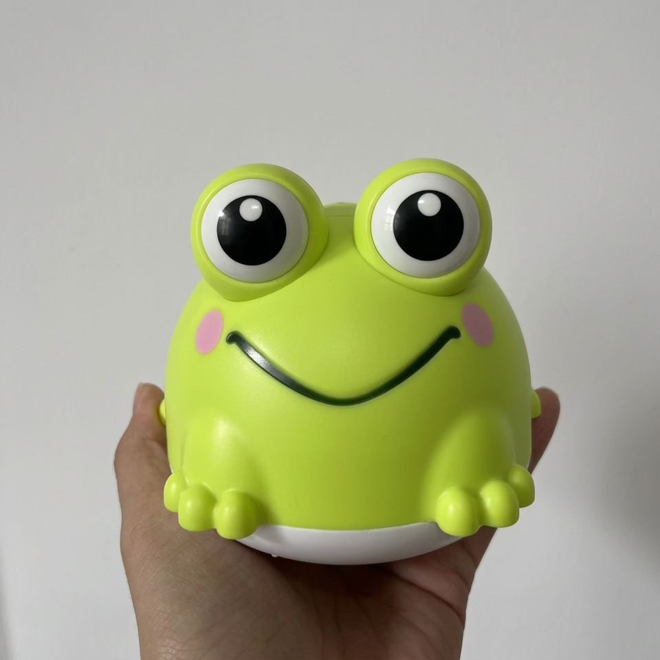 FrogSplash – Fröhlich & interaktiv – Automatischer Springbrunnen für die Badewanne