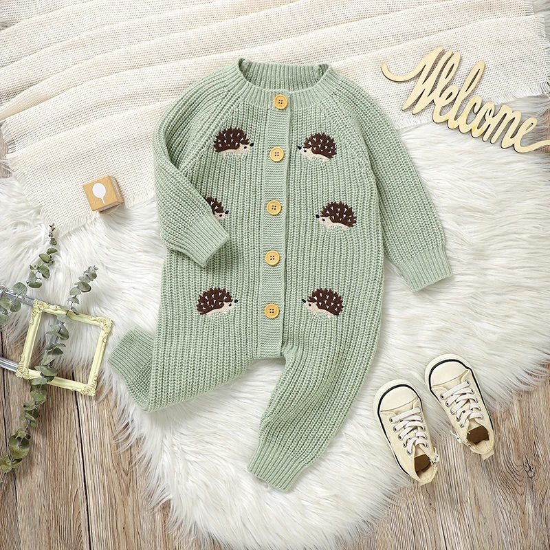 CozyHedge – Weich & warm – Gestrickter Baby-Strampler mit Igel-Motiv