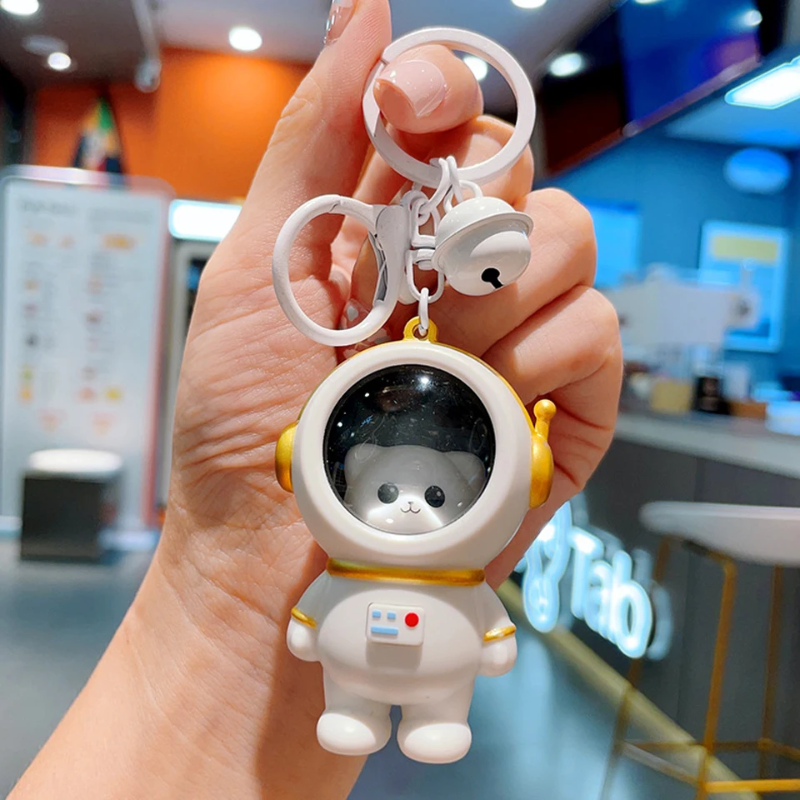 Glowing Astronaut Charm – Niedlich & Leuchtend – Astronauten-Taschenanhänger