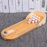 MiniStrike – Gemütlich & interaktiv – Bowling-Spiel auf einem Holztisch