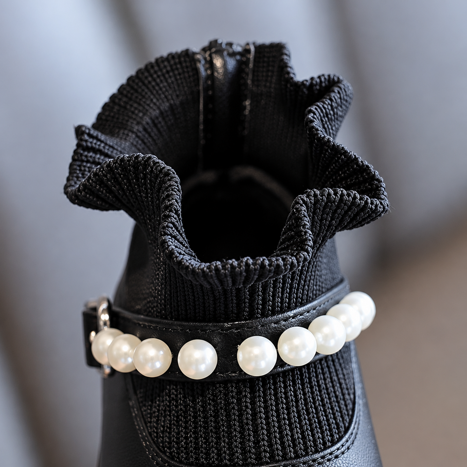 PearlCharm – Elegant & niedlich – Kinder-Stiefeletten mit Perlenverzierung