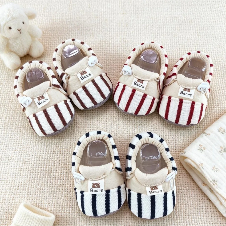 TinyToes – Weich & warm – Erste Babyschuhe mit gestreiftem Design