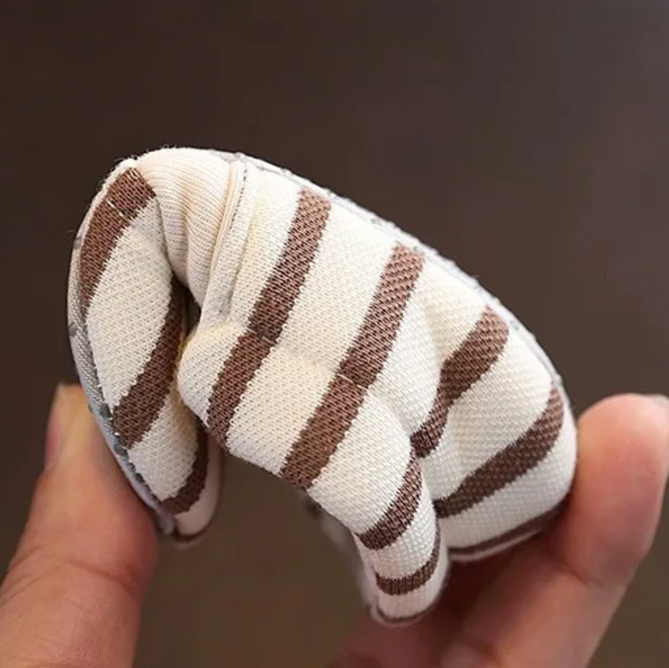 TinyToes – Weich & warm – Erste Babyschuhe mit gestreiftem Design