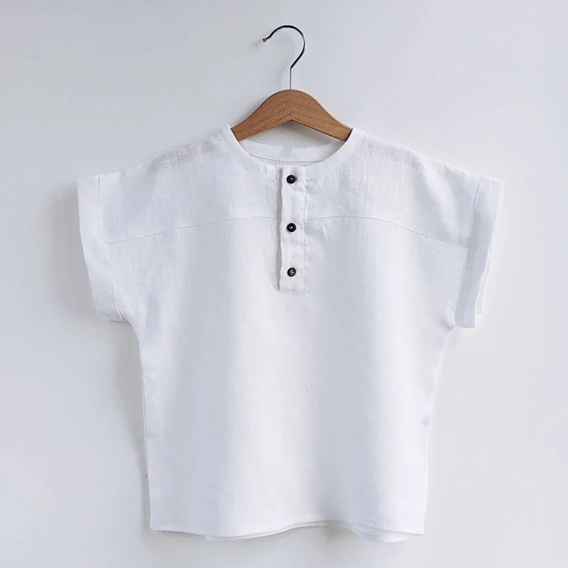 LittleClassic – Elegant & bequem – Leinenhemd für Jungen mit Knopfdetail