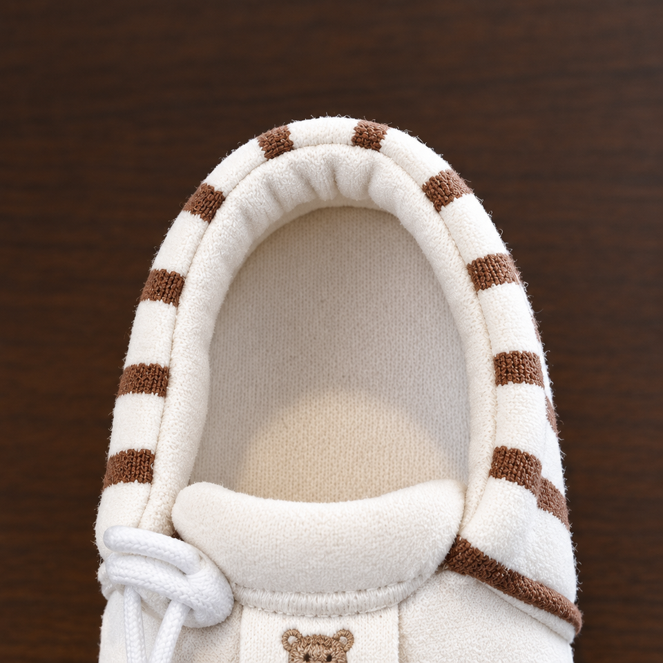 TinyToes – Weich & warm – Erste Babyschuhe mit gestreiftem Design