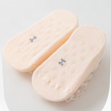 SweetFeet – Weich & niedlich – Babysocken mit Blumen und Spitze