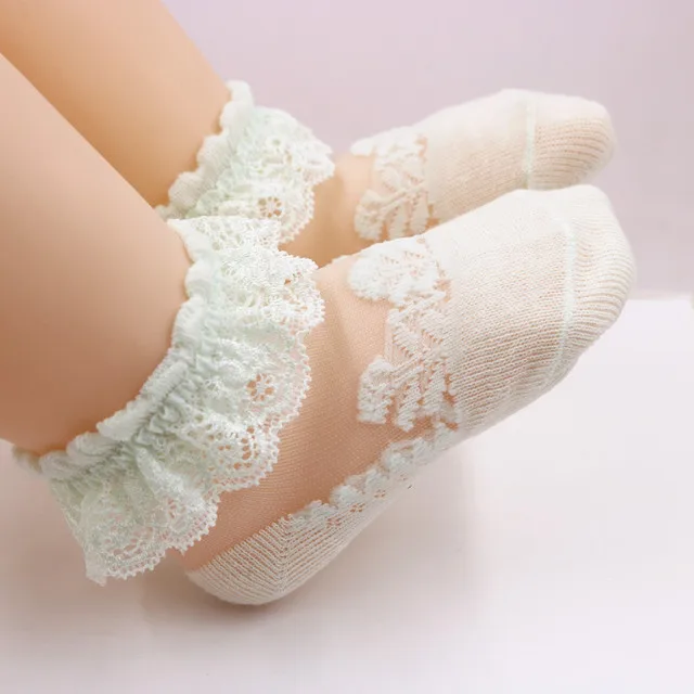 BabyBliss – Bequem & leicht – Babysocken aus Spitze