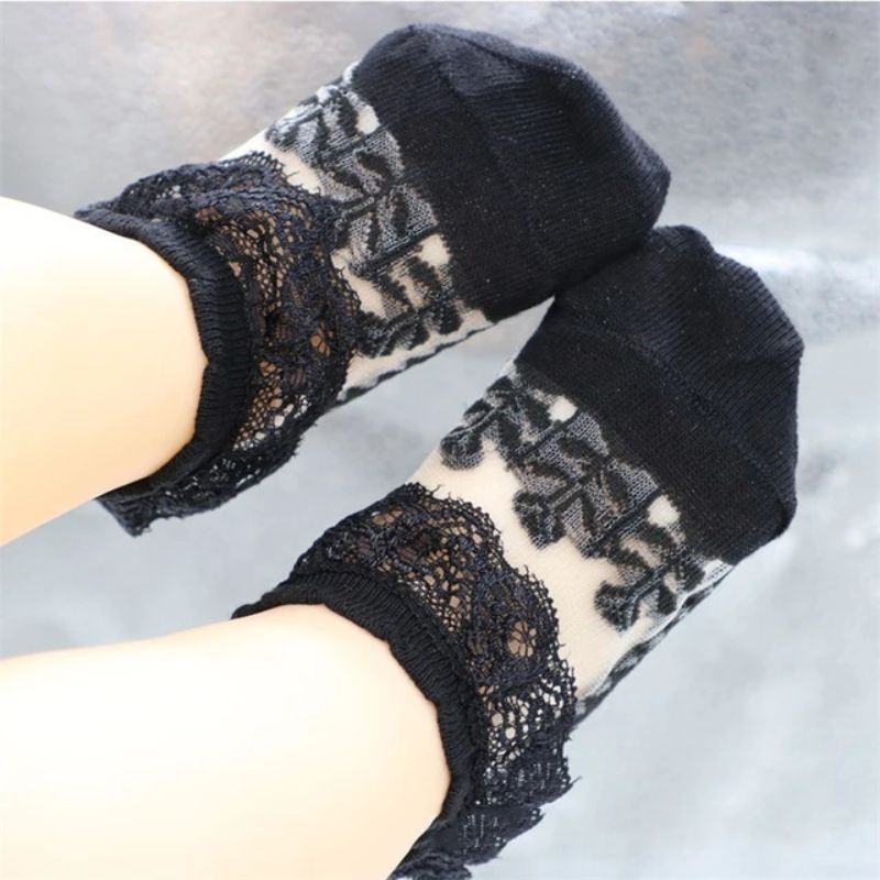 BabyBliss – Bequem & leicht – Babysocken aus Spitze