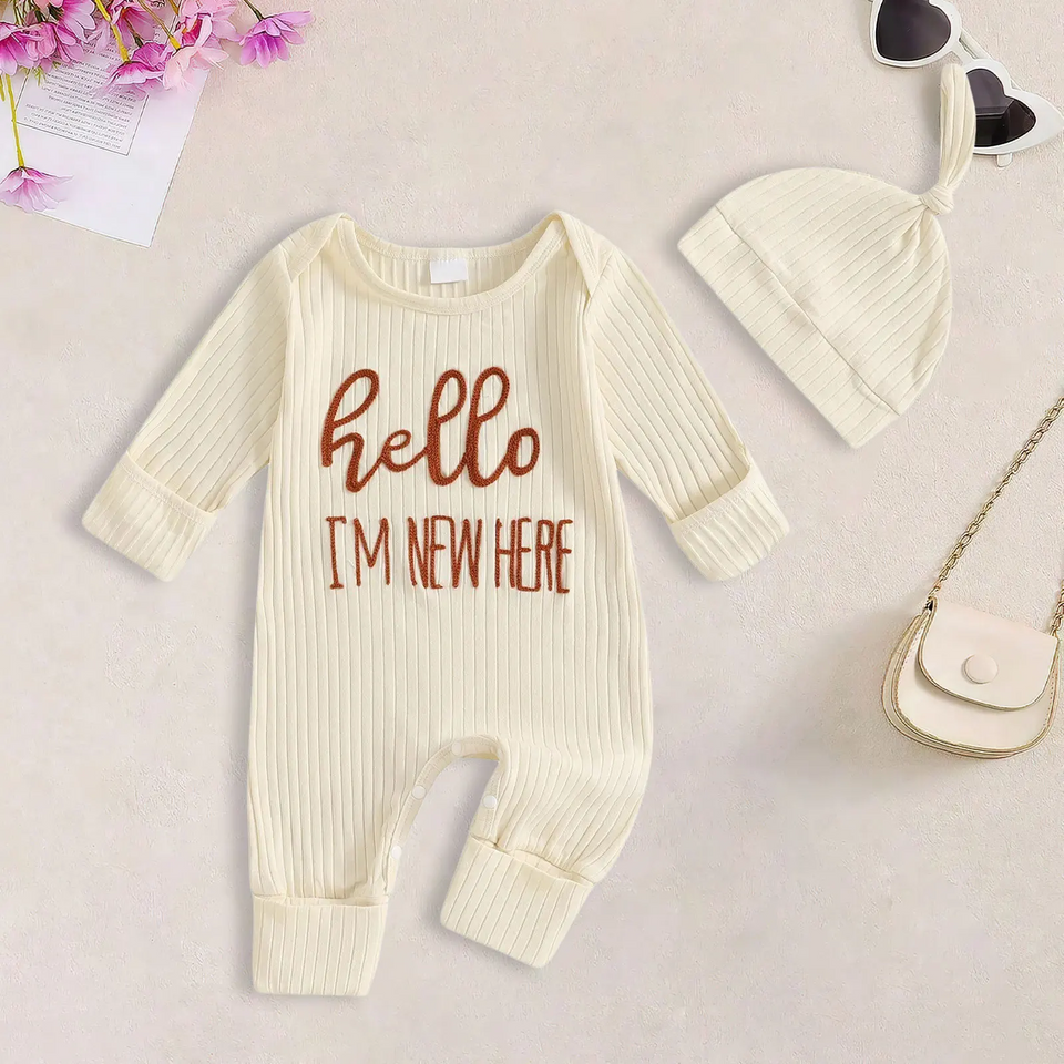 CuddleBaby – Hallo, ich bin neu hier – Set aus Baby-Strampler und Mütze
