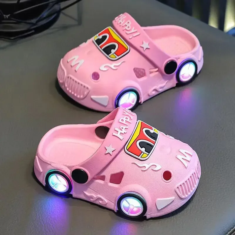 GlowRun – Stilvoll & lustig – LED-Auto-Hausschuhe