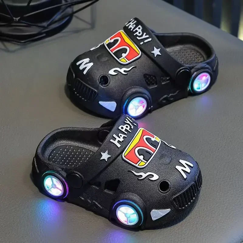 GlowRun – Stilvoll & lustig – LED-Auto-Hausschuhe