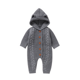 SoftKnit – Warm & niedlich – Gestrickter Baby-Strampler mit Kapuze