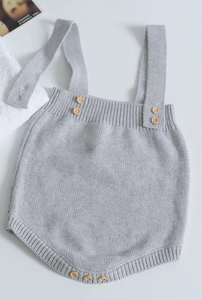 Mini Fashion™ - Süßer gestrickter Babystrampler