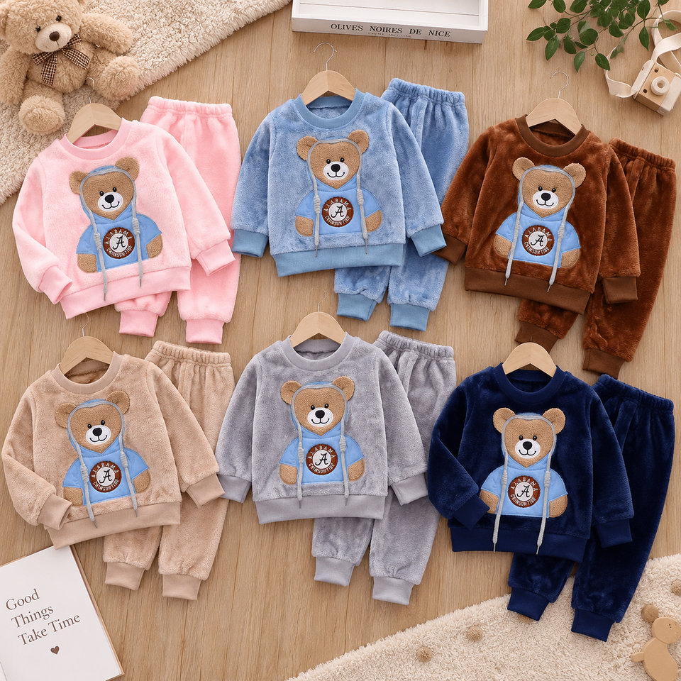 CozyBear – Warm & Weich – Kinder-Trainingsanzug mit Bärenmotiv