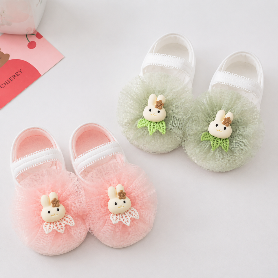 SweetFeet – Weich & niedlich – Babysocken mit Blumen und Spitze