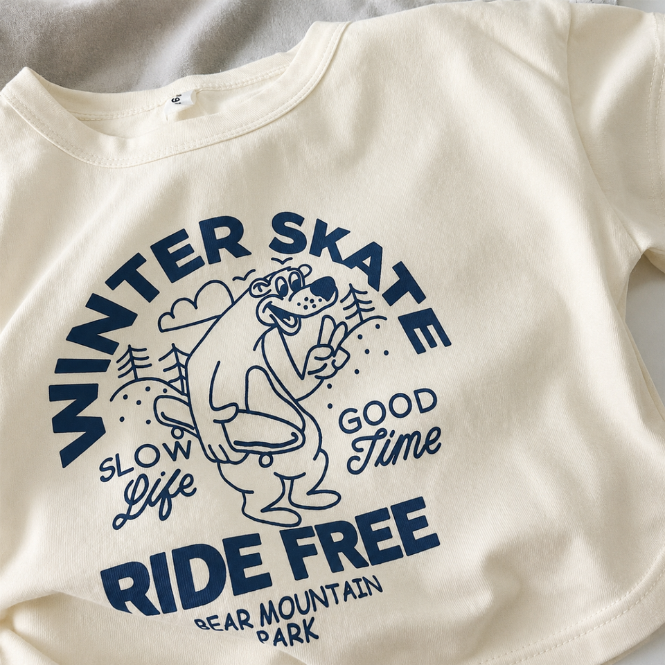 BearPlay – Komfort & Stil – Oversized-T-Shirt mit Winter-Skate-Aufdruck