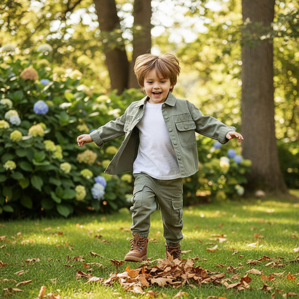 LittleExplorer – Bequem & Cool – Kinderhose & Hemd-Set