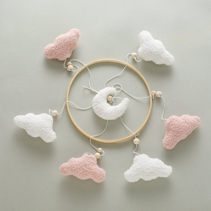 Nuvio – Ruhe & Atmosphäre – Babymobil mit Wolken