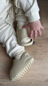 SunnySteps Kids – Komfort und Freiheit – Kinder-Sandalen-Hausschuhe