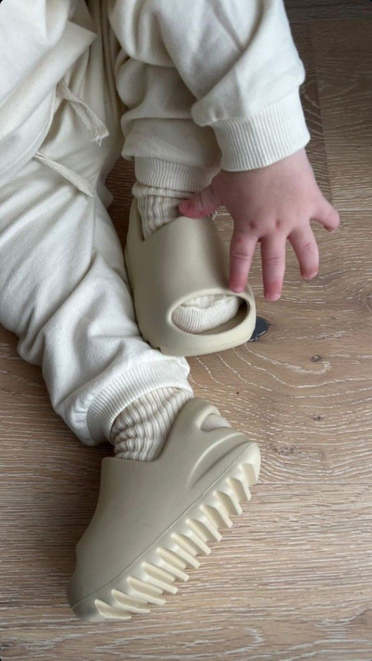 SunnySteps Kids – Komfort und Freiheit – Kinder-Sandalen-Hausschuhe