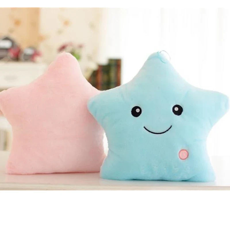 Glow Star Pillow™ – Sternenspaß im Bett - leuchtendes Kuschelkissen