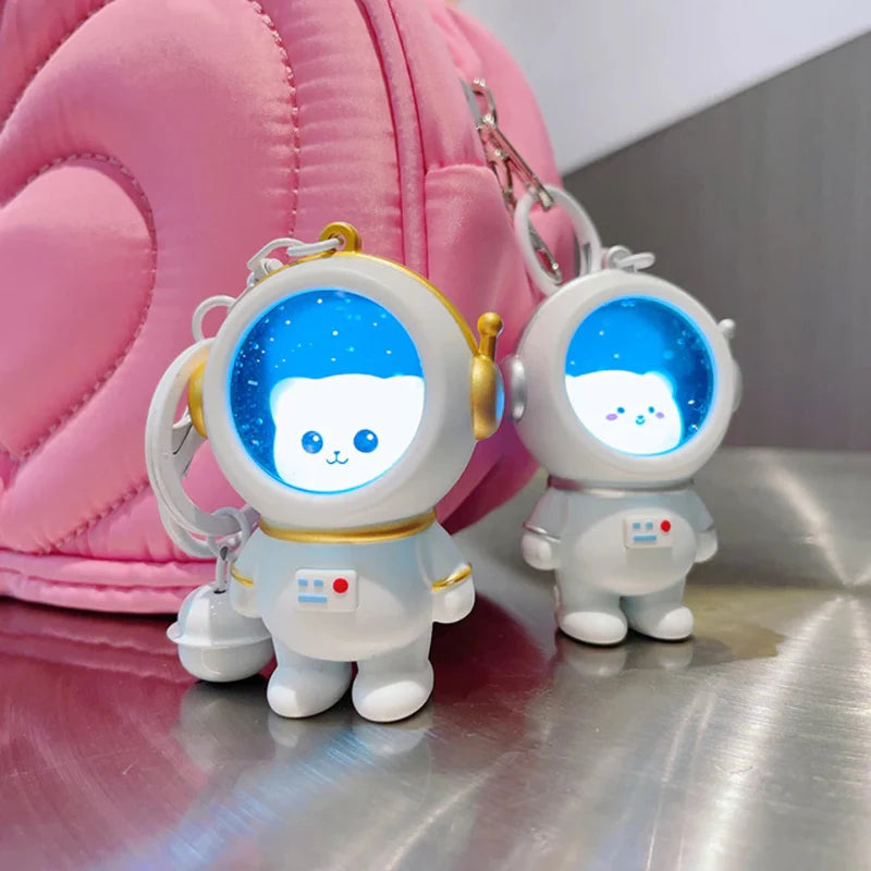 Glowing Astronaut Charm – Niedlich & Leuchtend – Astronauten-Taschenanhänger