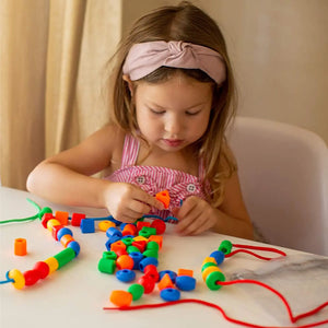 Rainbow Lacing Beads™ – Verspieltes Fädeln - Regenbogenperlen mit Schnur